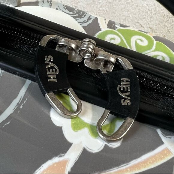 Heys Hard Shell Travel Cosmetics Case - Picture 3 of 16